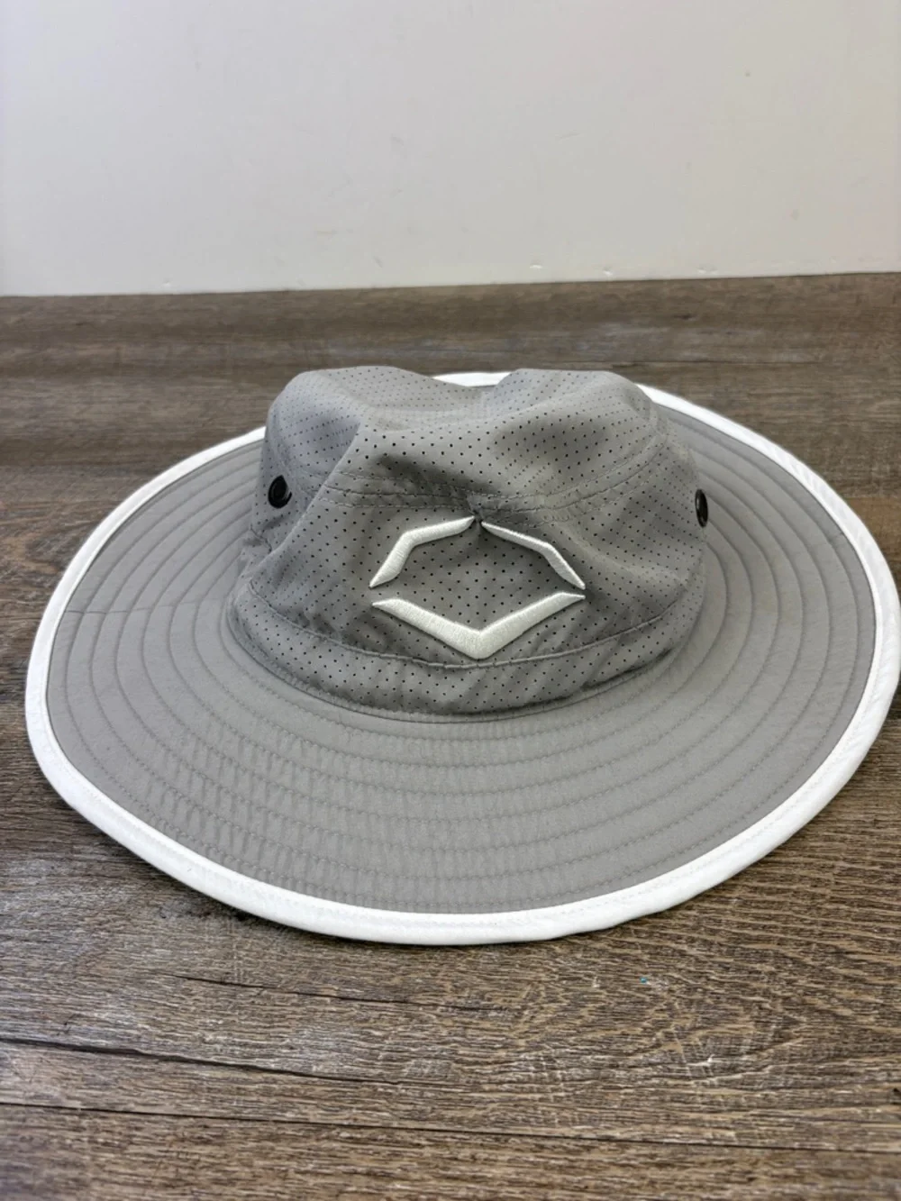 EvoShield Performance Boonie Hat Gray Wide Brim Athletic Sun Hat NWT